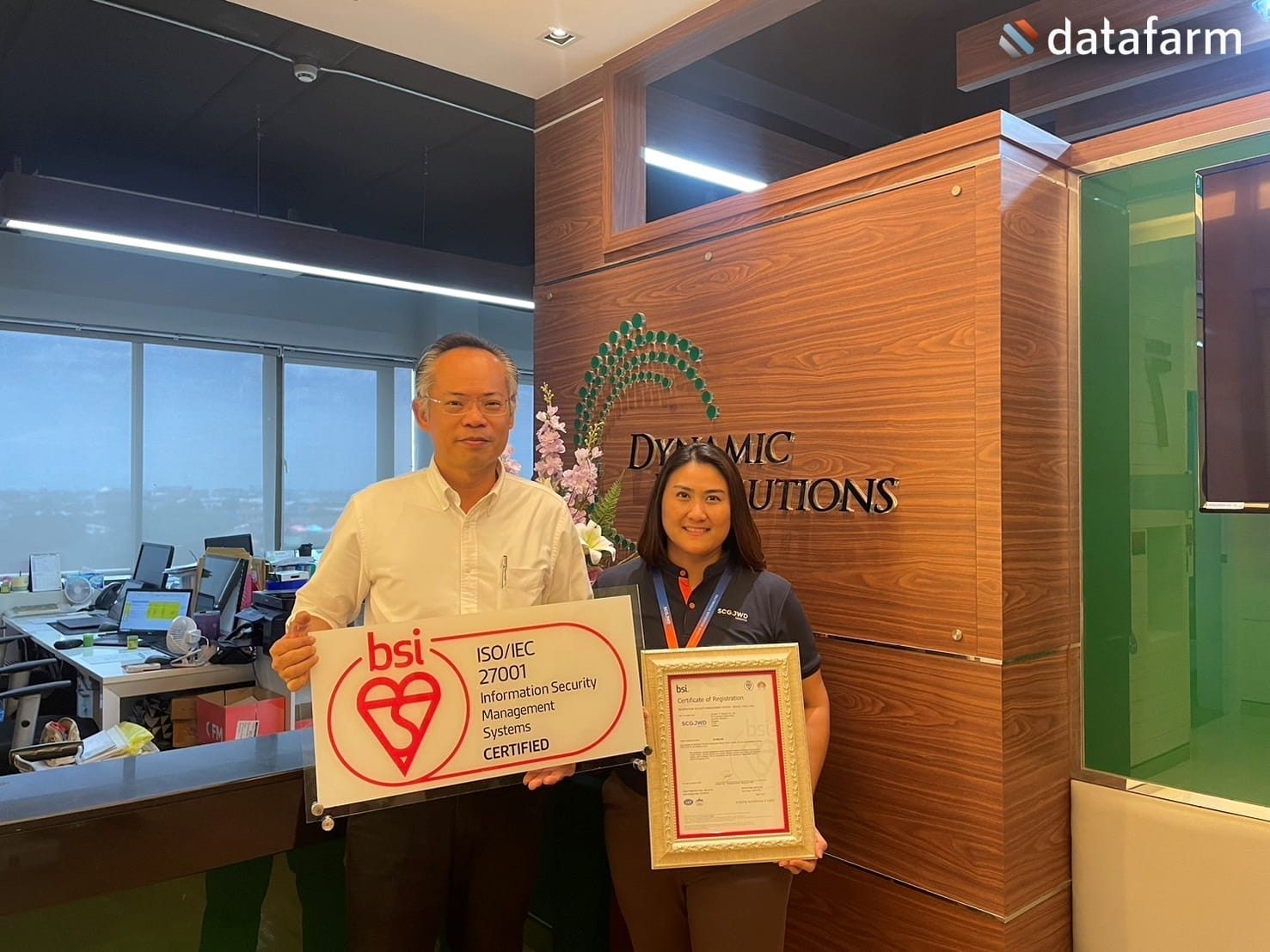 บริษัท ดาต้าฟาร์ม จำกัด แสดงความขอบคุณและยินดีกับ SCGJWD Logistics Public Company Limited ที่ผ่านการรับรองมาตรฐาน ISO/IEC 27001:2022