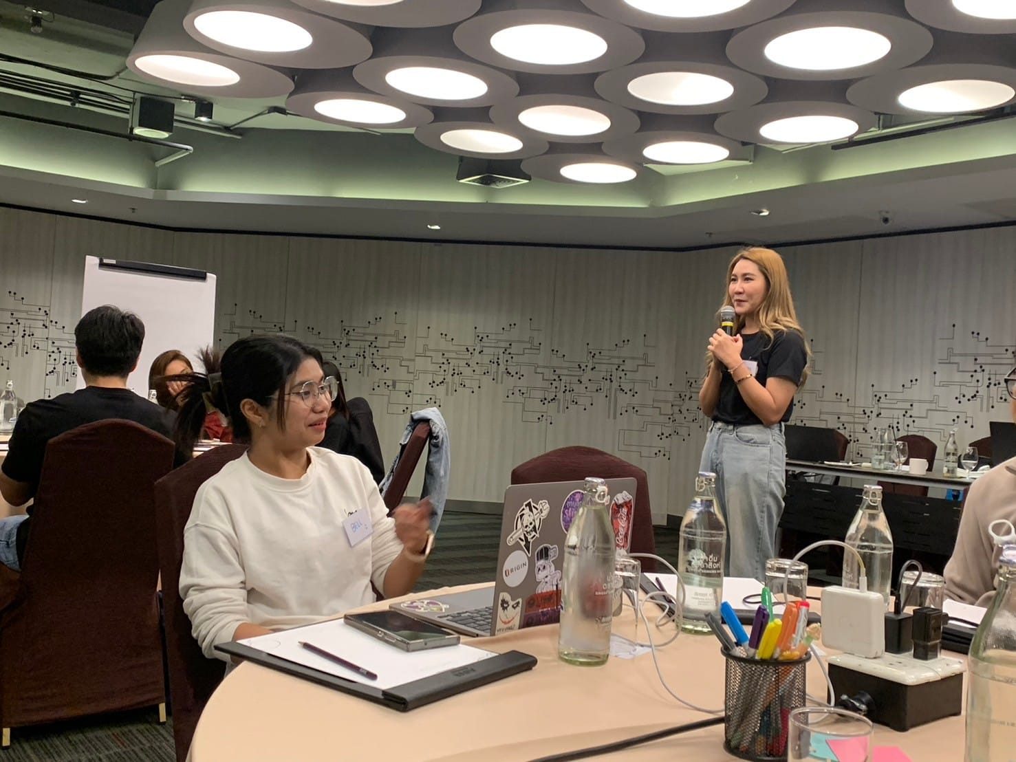 บรรยากาศการอบรมภายใน หลักสูตร Mastering Story Telling and Presentation Skills