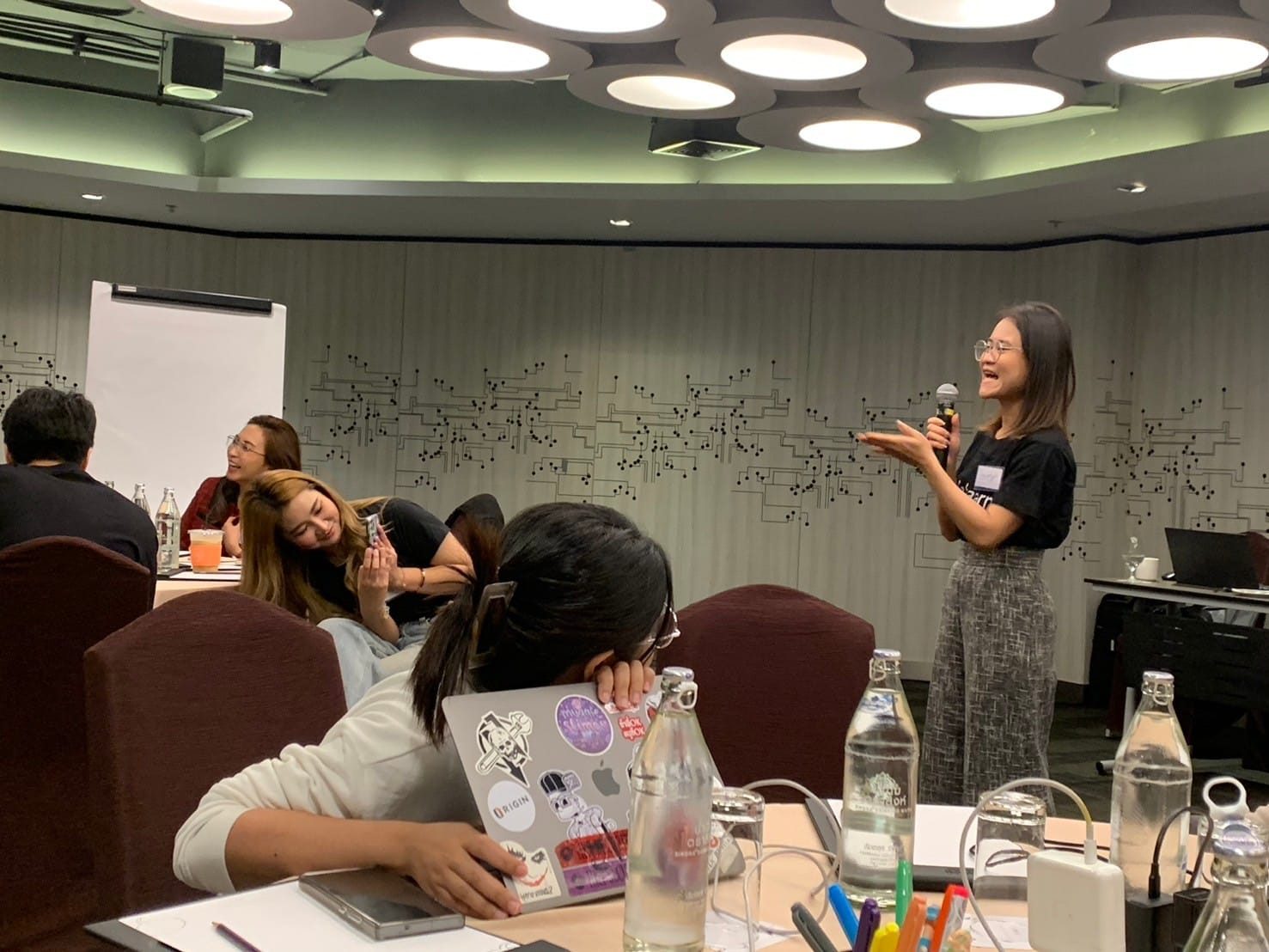 บรรยากาศการอบรมภายใน หลักสูตร Mastering Story Telling and Presentation Skills