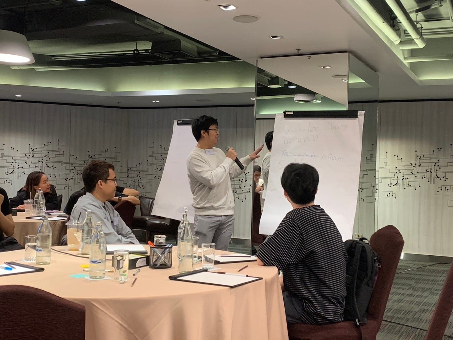 บรรยากาศการอบรมภายใน หลักสูตร Mastering Story Telling and Presentation Skills