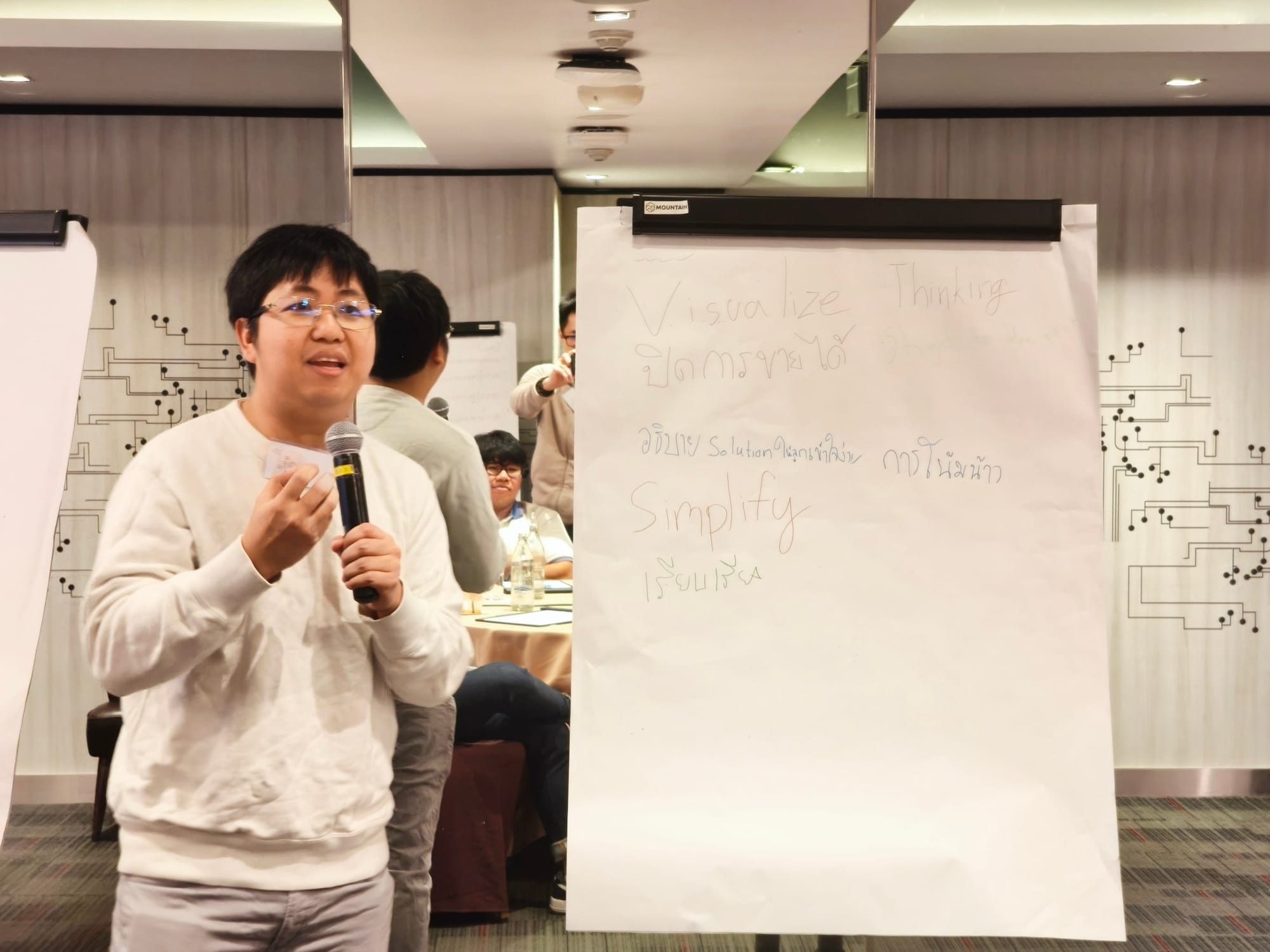 บรรยากาศการอบรมภายใน หลักสูตร Mastering Story Telling and Presentation Skills